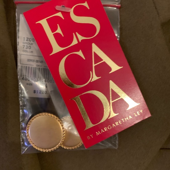 2X “HOST PICK” Vintage Escada Jacket